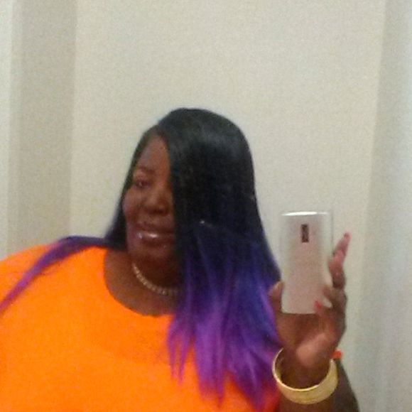 Meet your Posher, Shellie - Picture 1 of 1